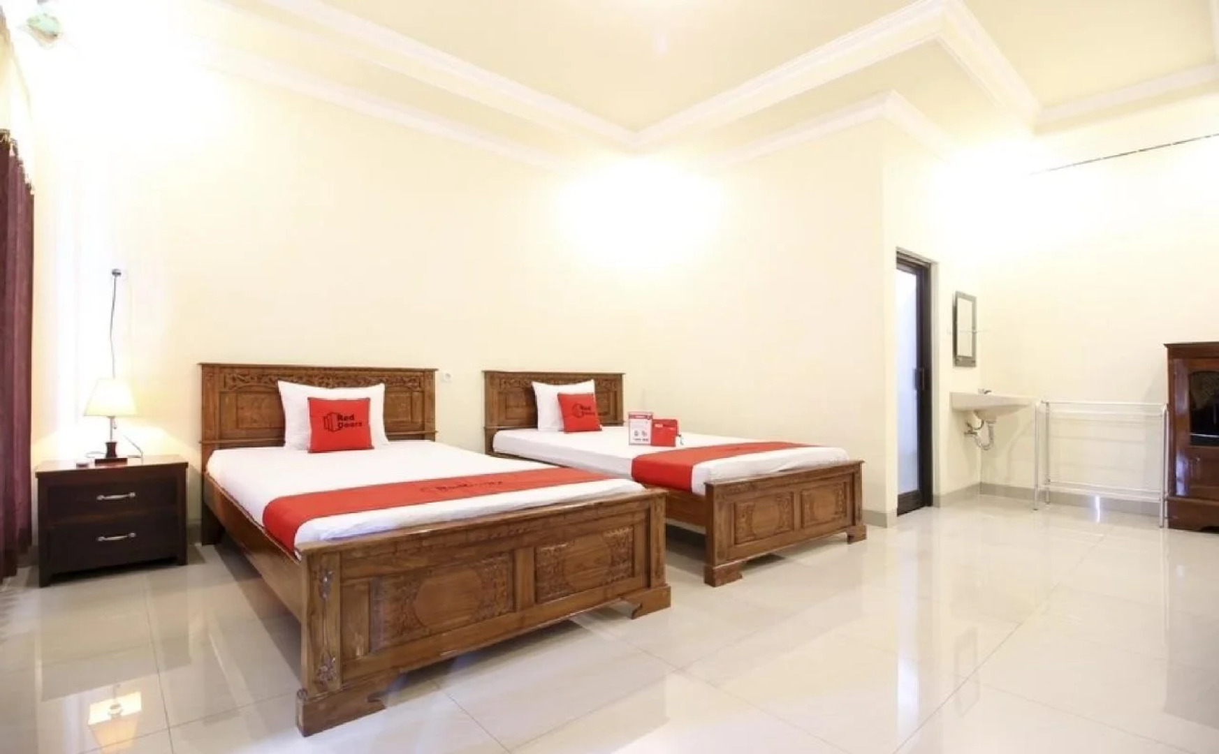 RedDoorz Syariah @ Jalan Dieng