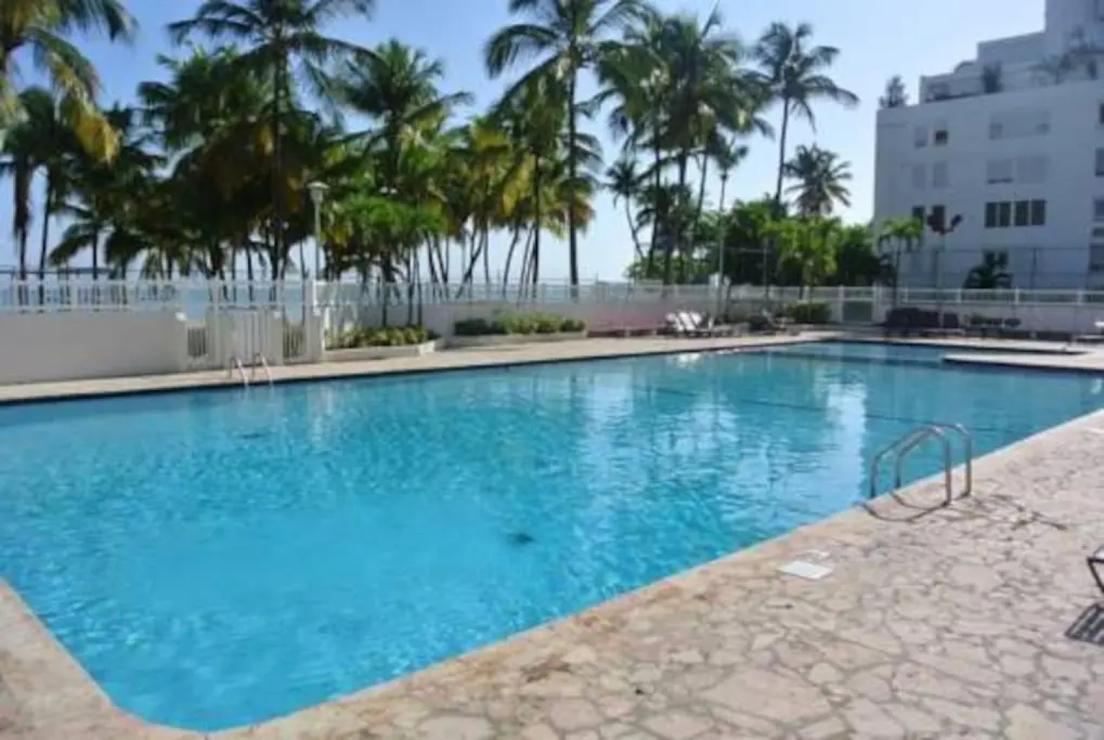 Beach Front Apt at Marbella del Caribe 3