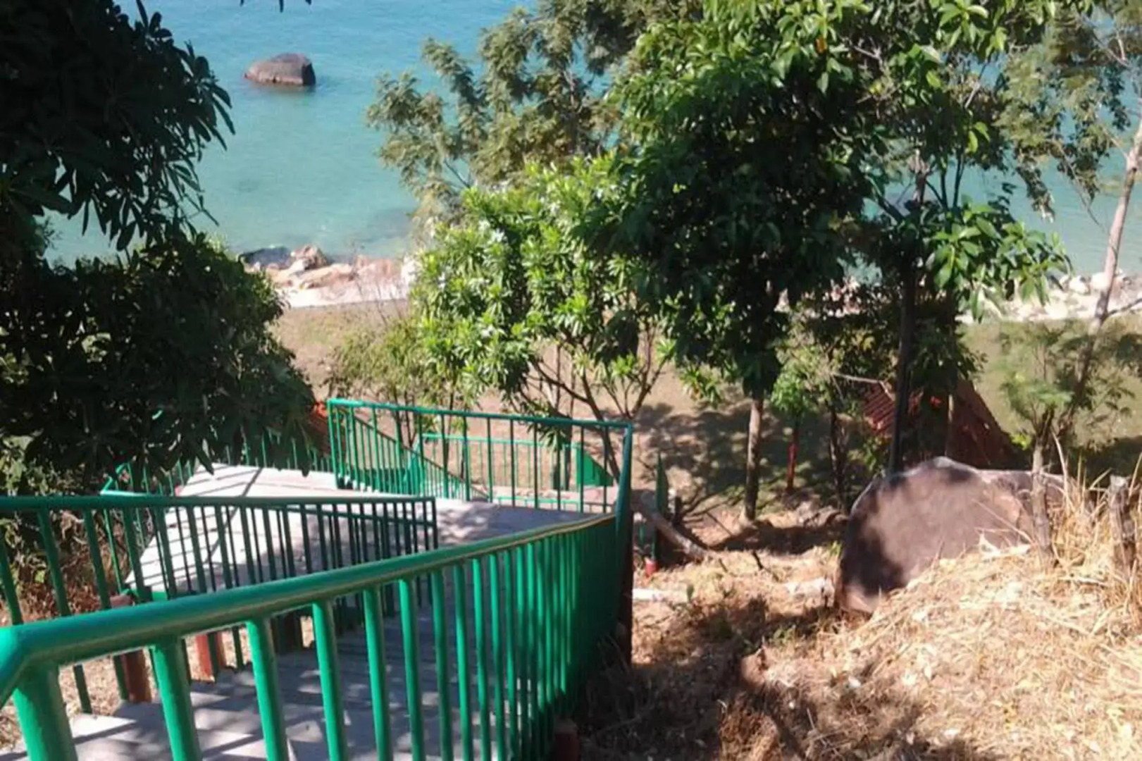 Golden Cliff Beach Resort