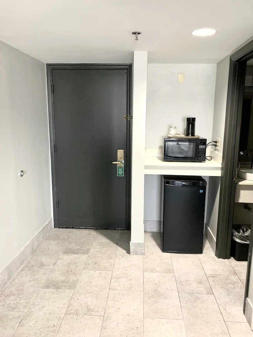 Elwood Hotel & Suites