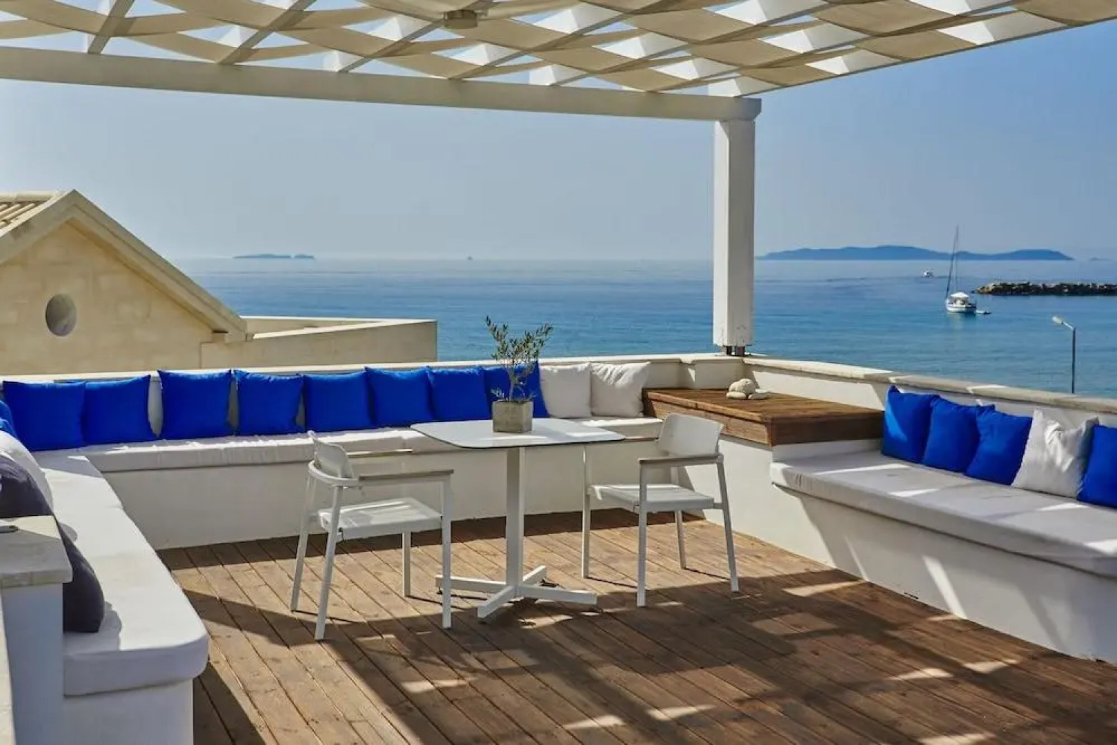 Acantha Boutique Hotel