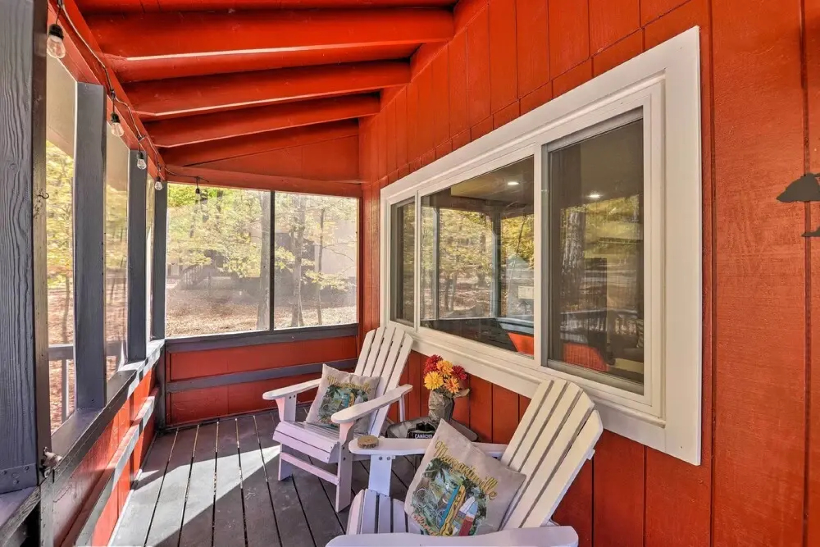 Arrowhead Lake Amenities: Quaint Home w/ Fireplace