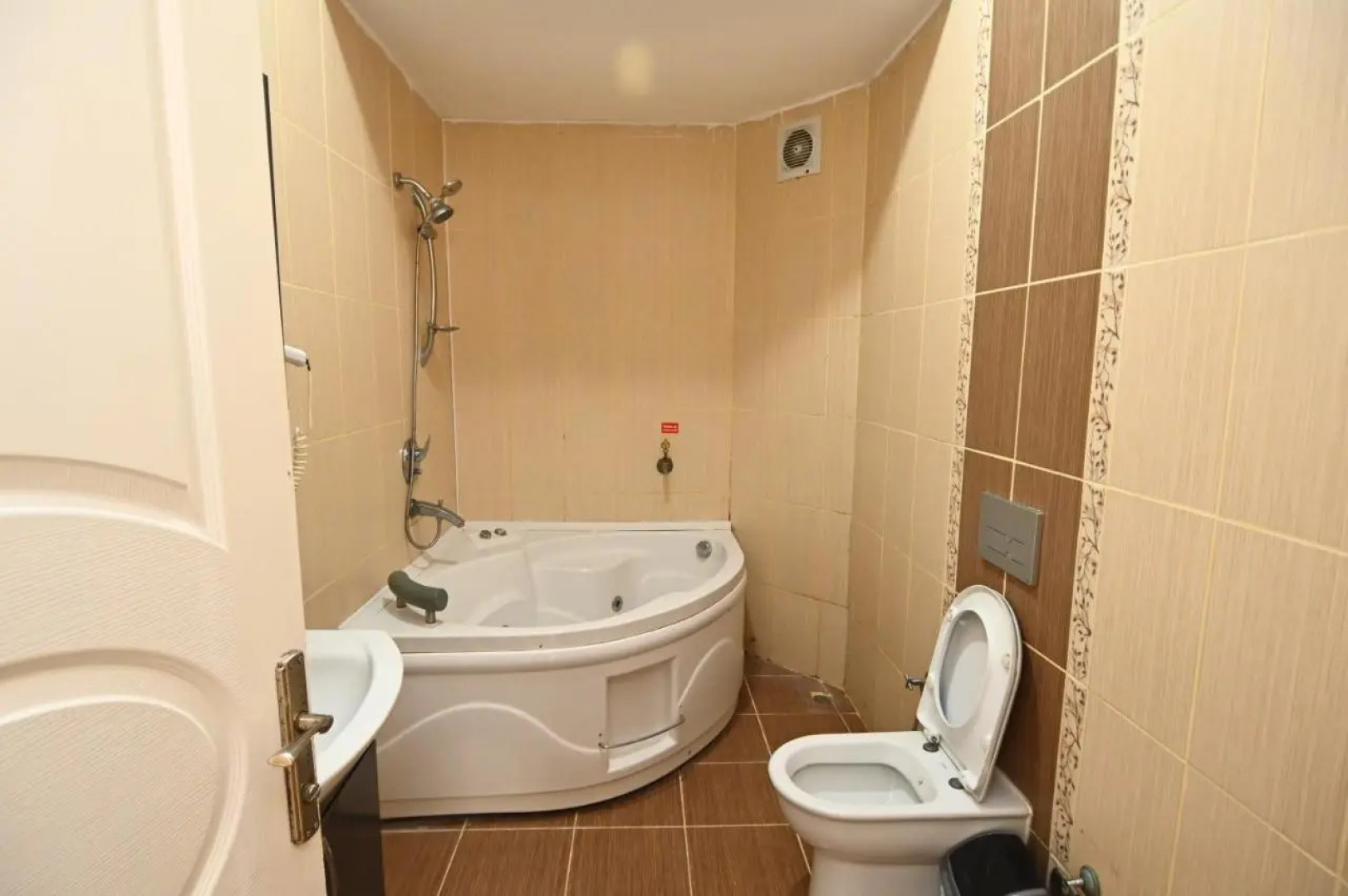 Sarot Thermal Vadi Tatil Koyu