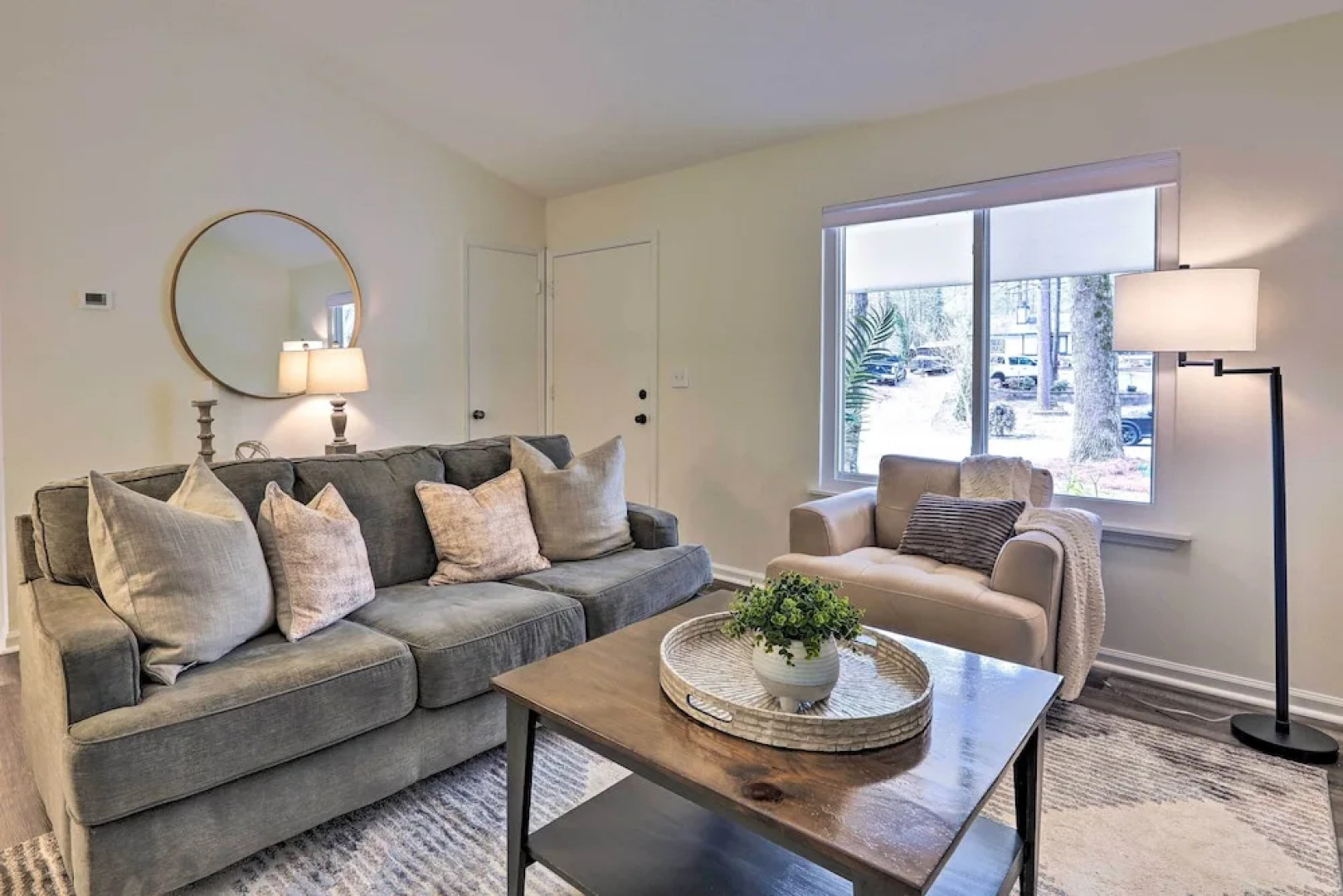 Modern Alpharetta Home: Yard, Walk Downtown!