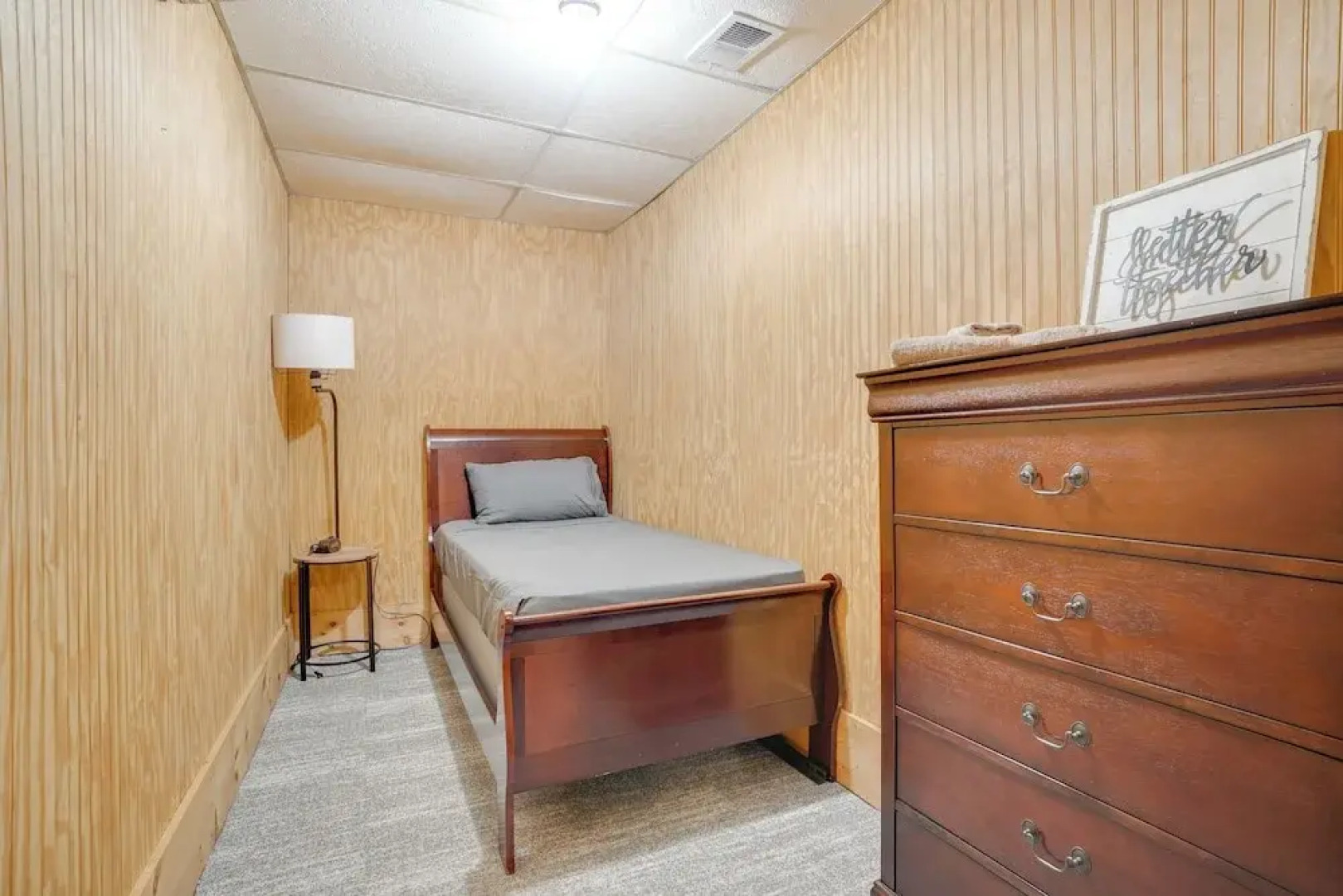 Private Hot Tub & Game Room: Cleveland Getaway