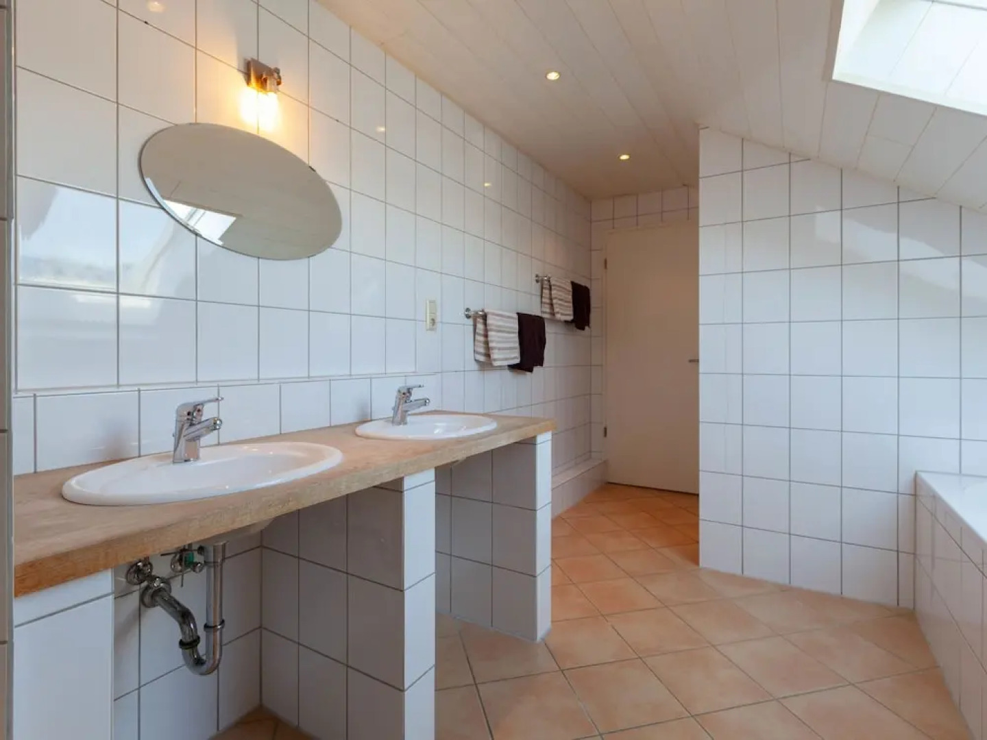 Large Apartment with Private Terrace near Kleve & Goch