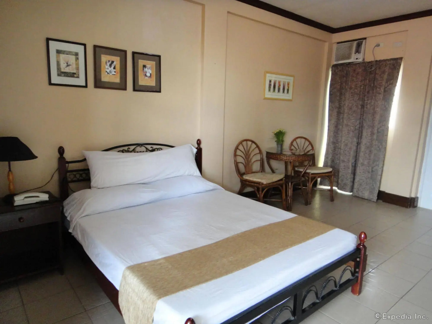 Marquis Hotel and Restaurant