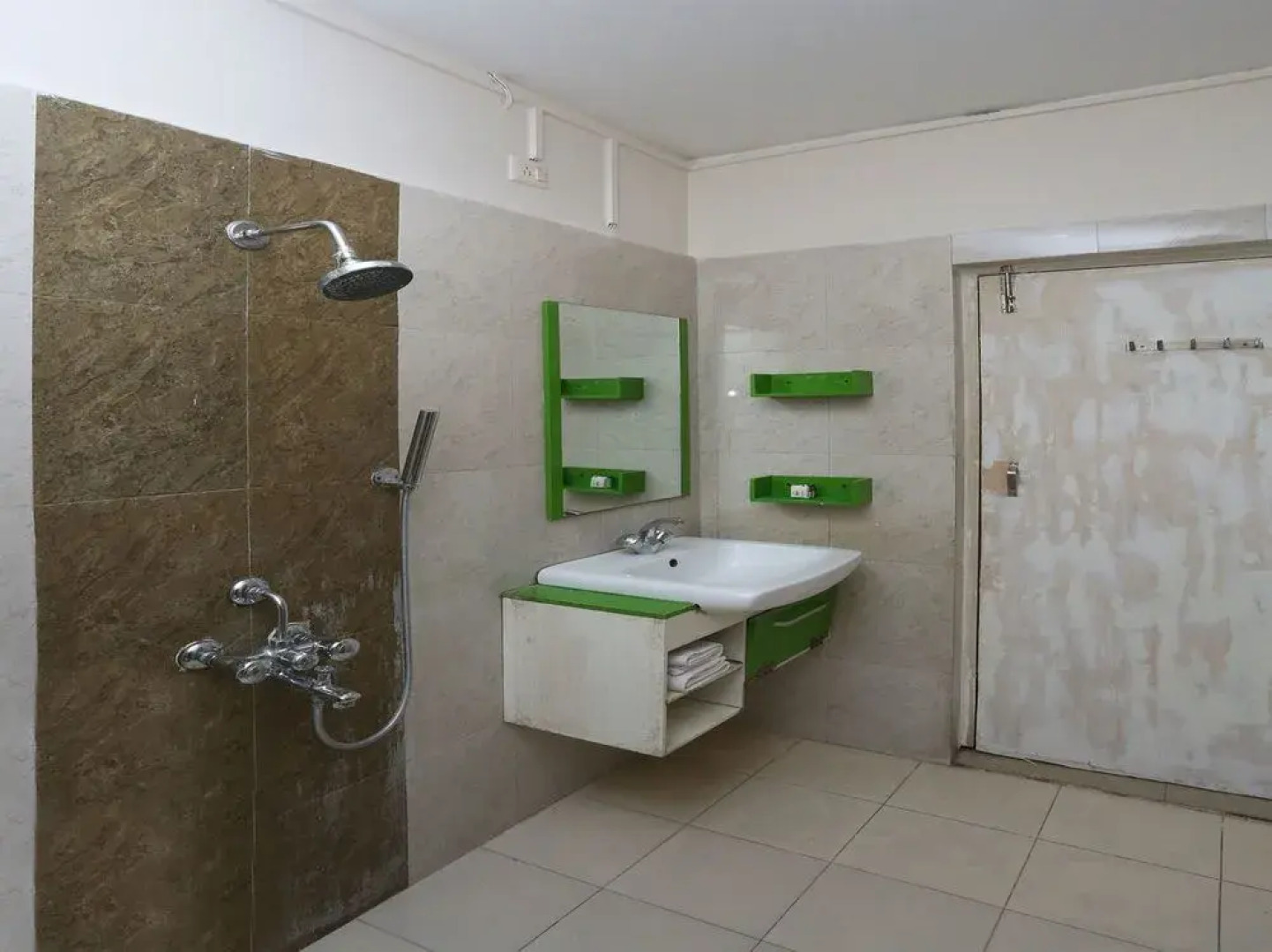 Hotel New Mega Palace by OYO Rooms