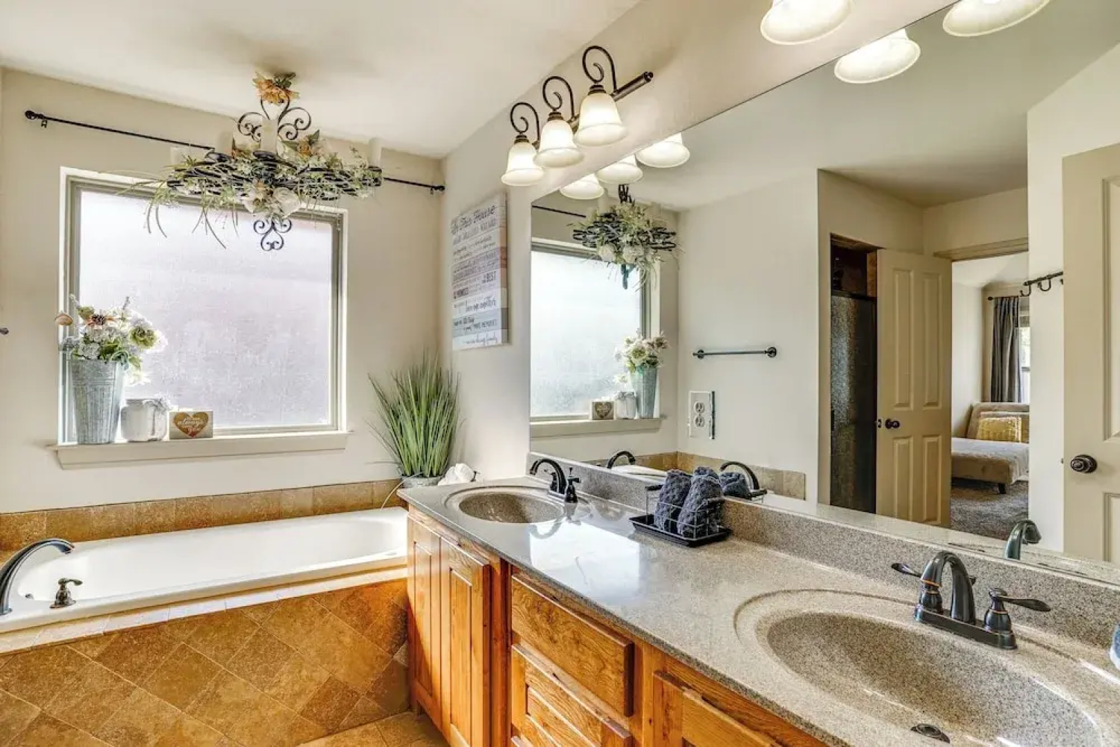 Charming Home w/ Chiminea in Weatherford!