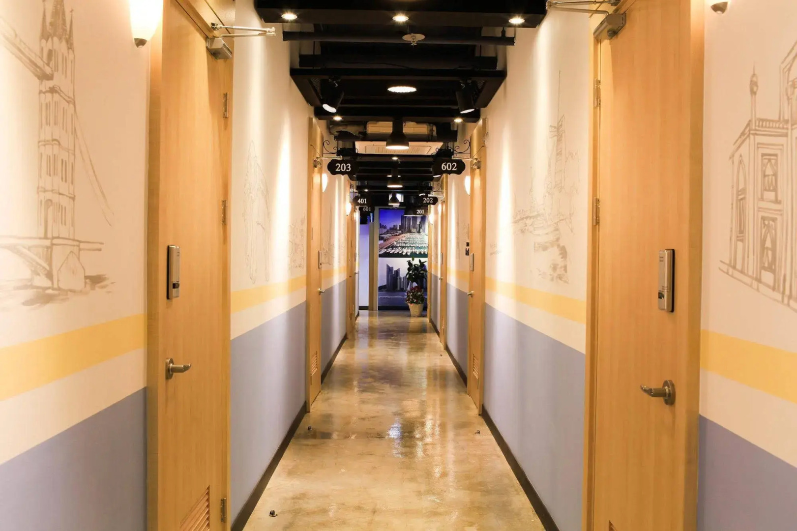 Sun and Moon Guest House - Hostel