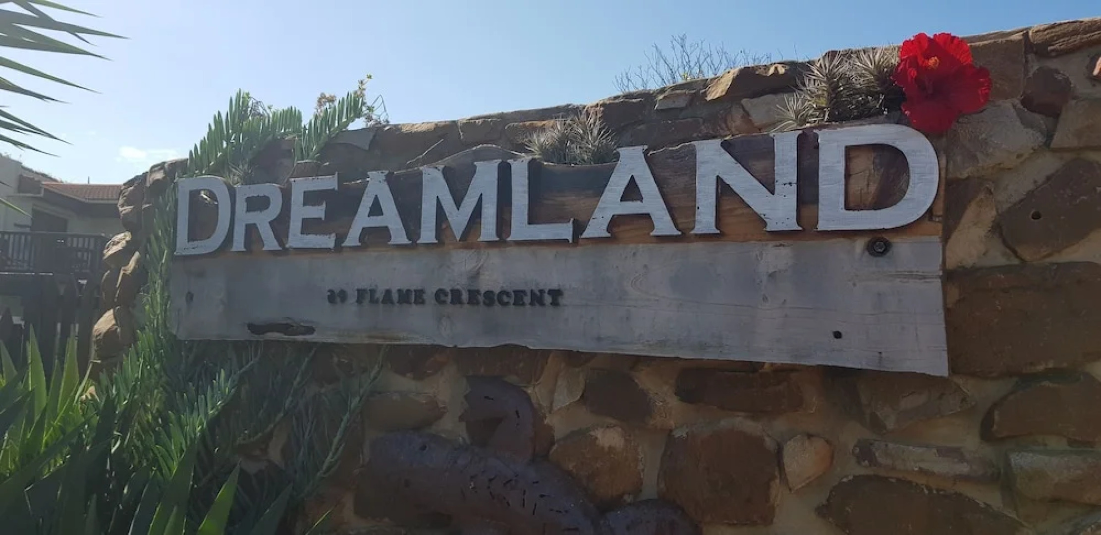 Dreamland Beach House & Studios at Supertubes