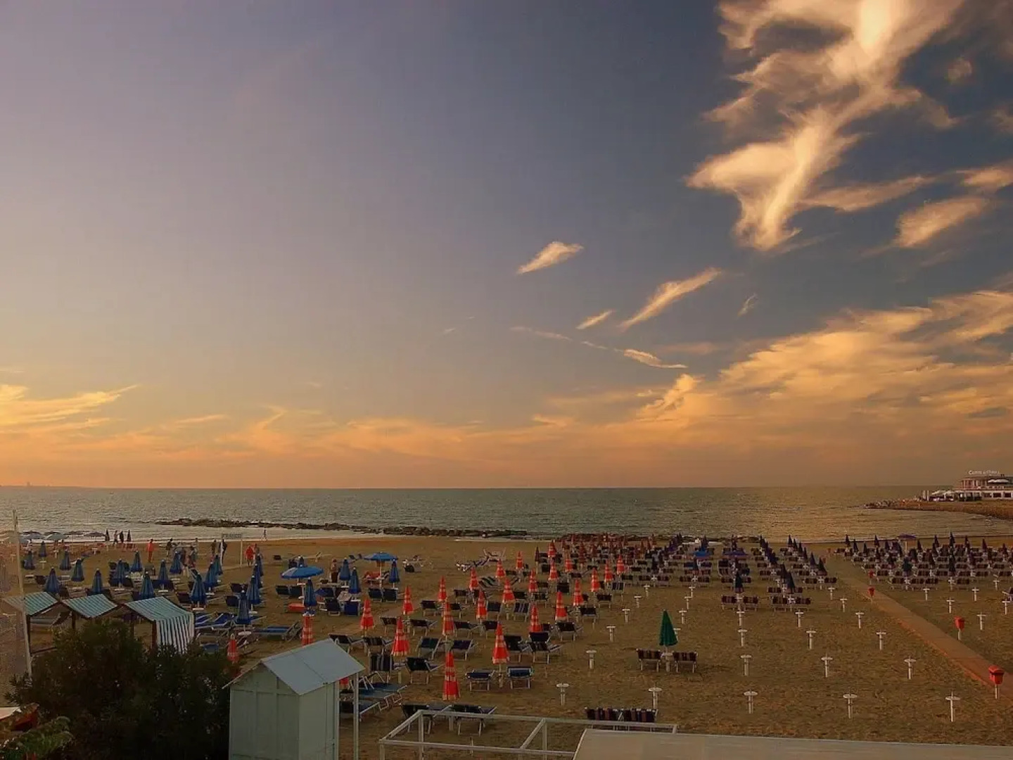 Belvilla by OYO Pleasant Apartment With Courtyard