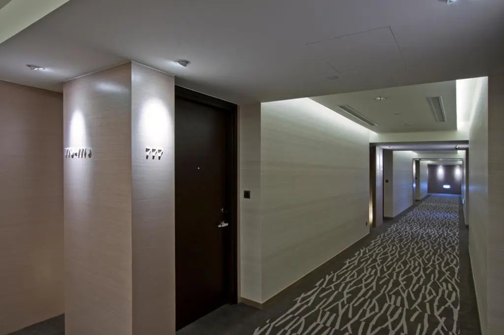 CHECK inn Select Taichung Dadun