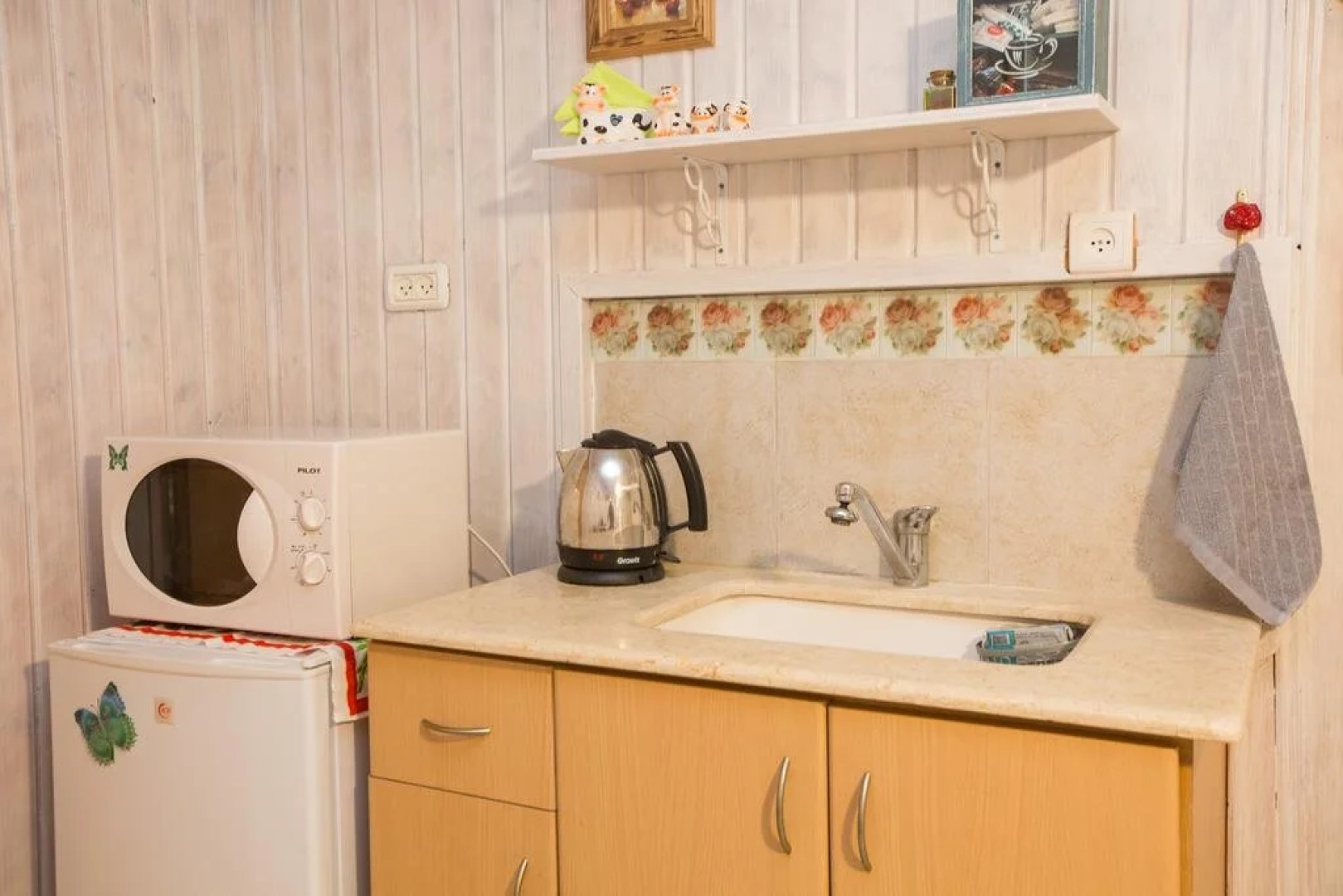 Leyad Hashmura Lodging