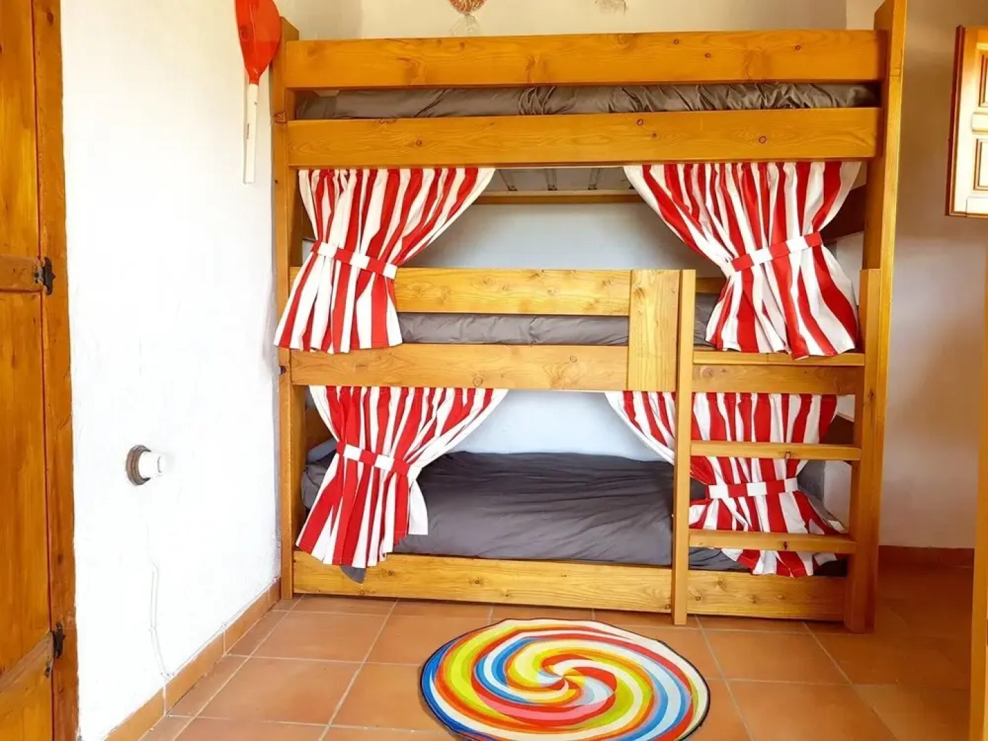 House With 2 Bedrooms in Corachar, With Wonderful Mountain View, Balcony and Wifi Near the Beach