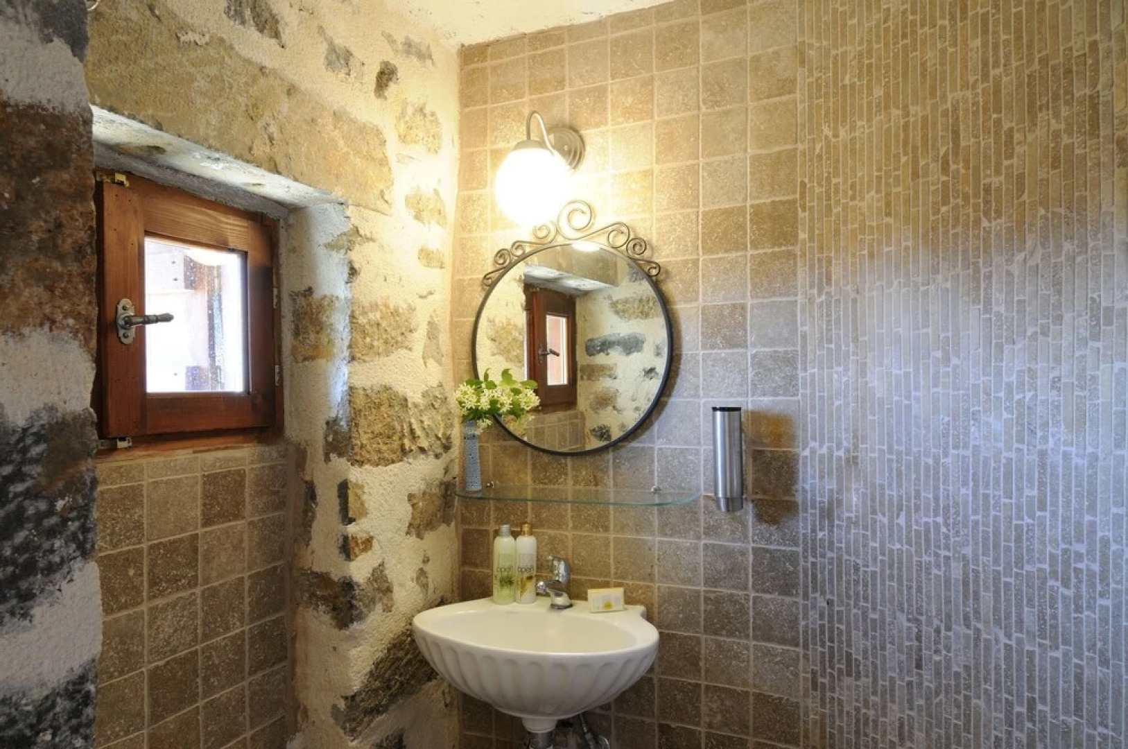 Elounda Traditional Art Suites