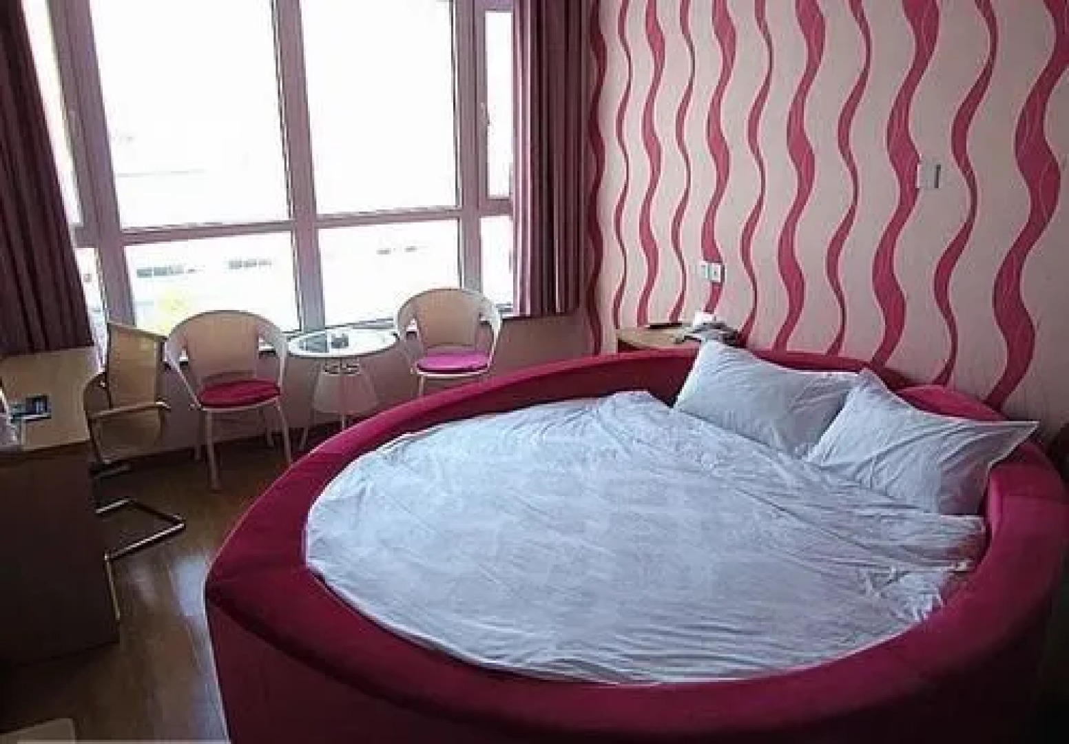 Shuangdie Business Hotel