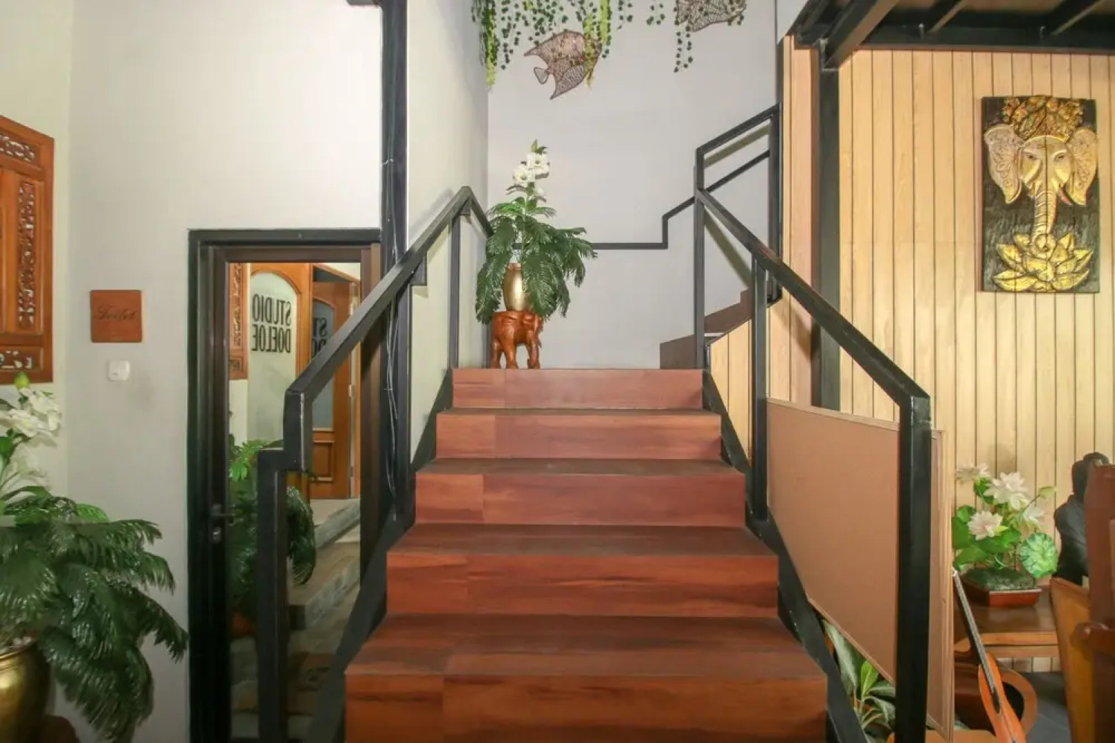 Airy Borobudur Mayor Kusen KM 2.4 Magelang