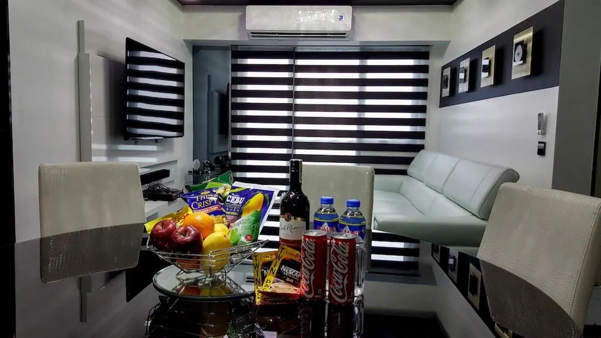 Lower Penthouse Unit in Acqua Residences