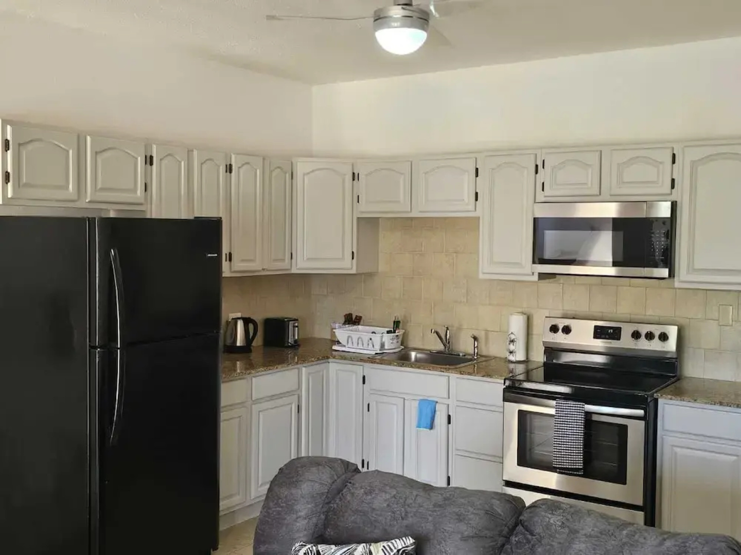 Aurela Residences