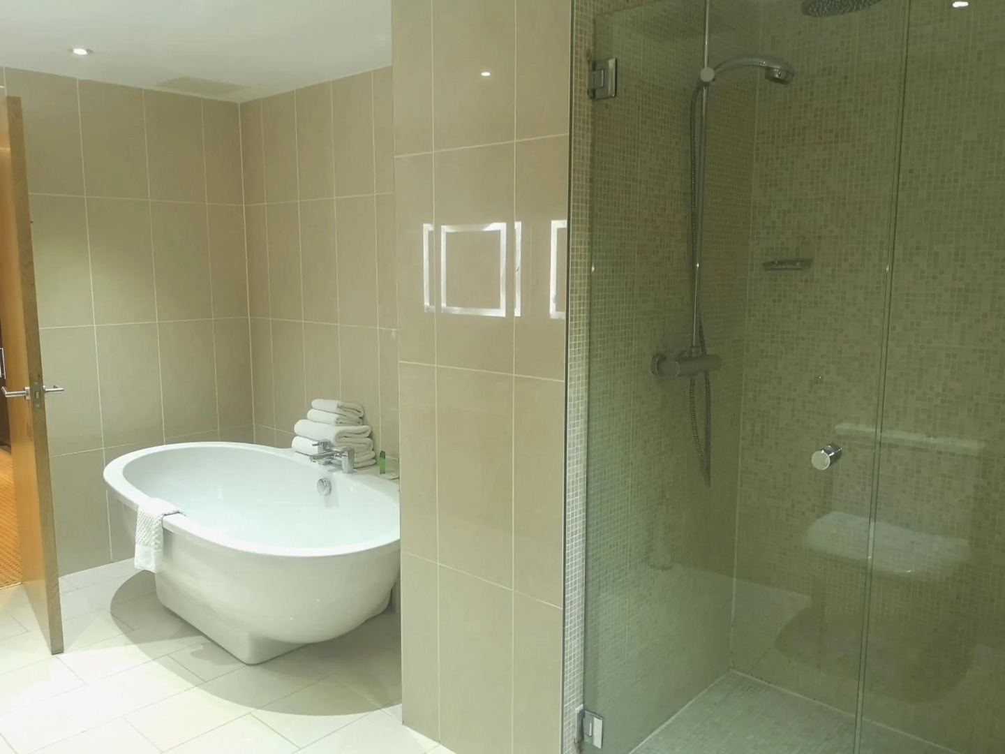 Pillo Hotel & Leisure Club