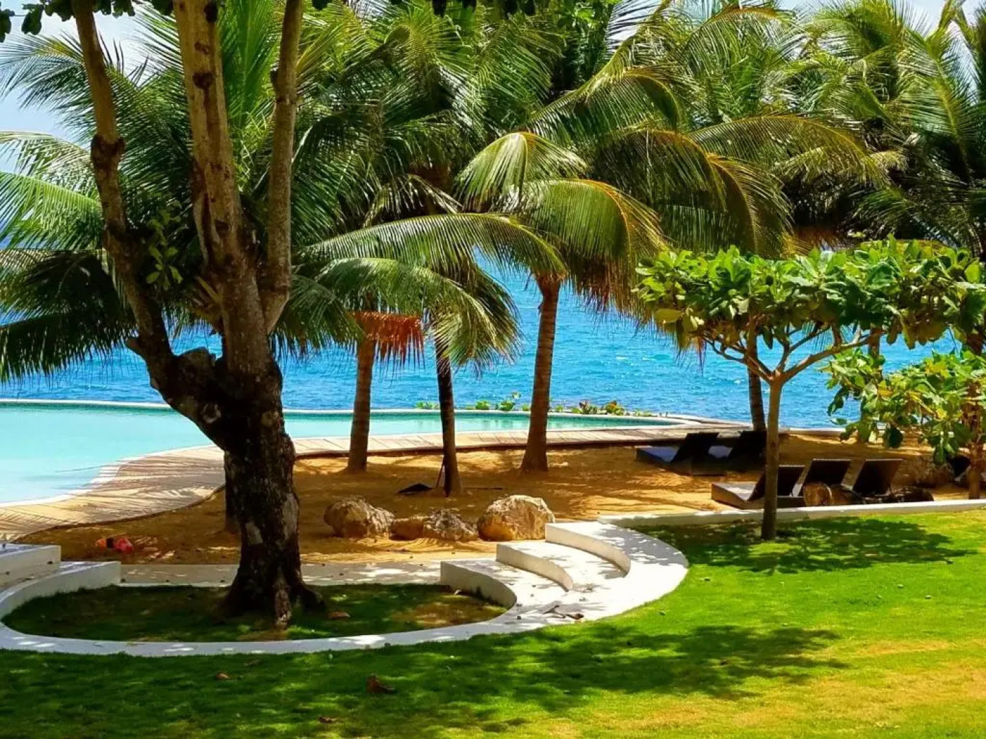 Ocho Rios Penthouse at Whispering Seas