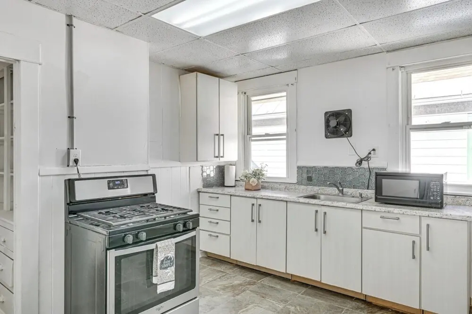 Schenectady Vacation Rental ~ 18 Mi to Albany!