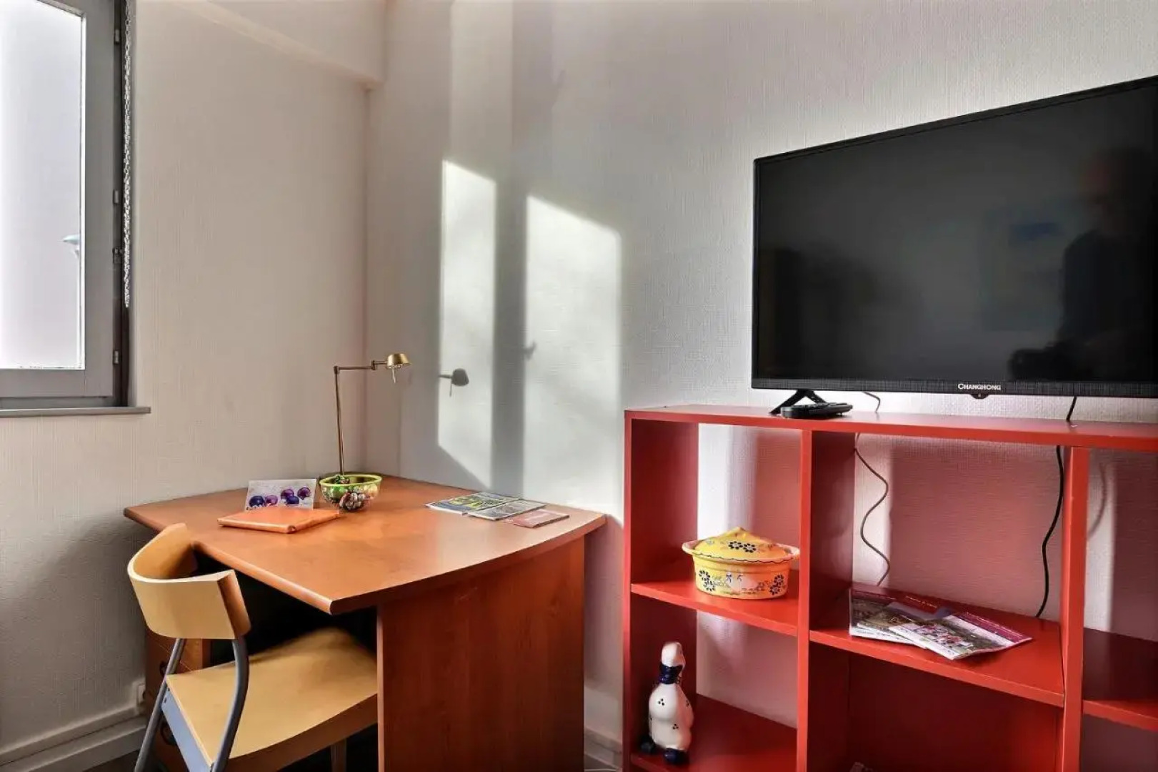 "Urbaine Budget" Studio calme avec Parking