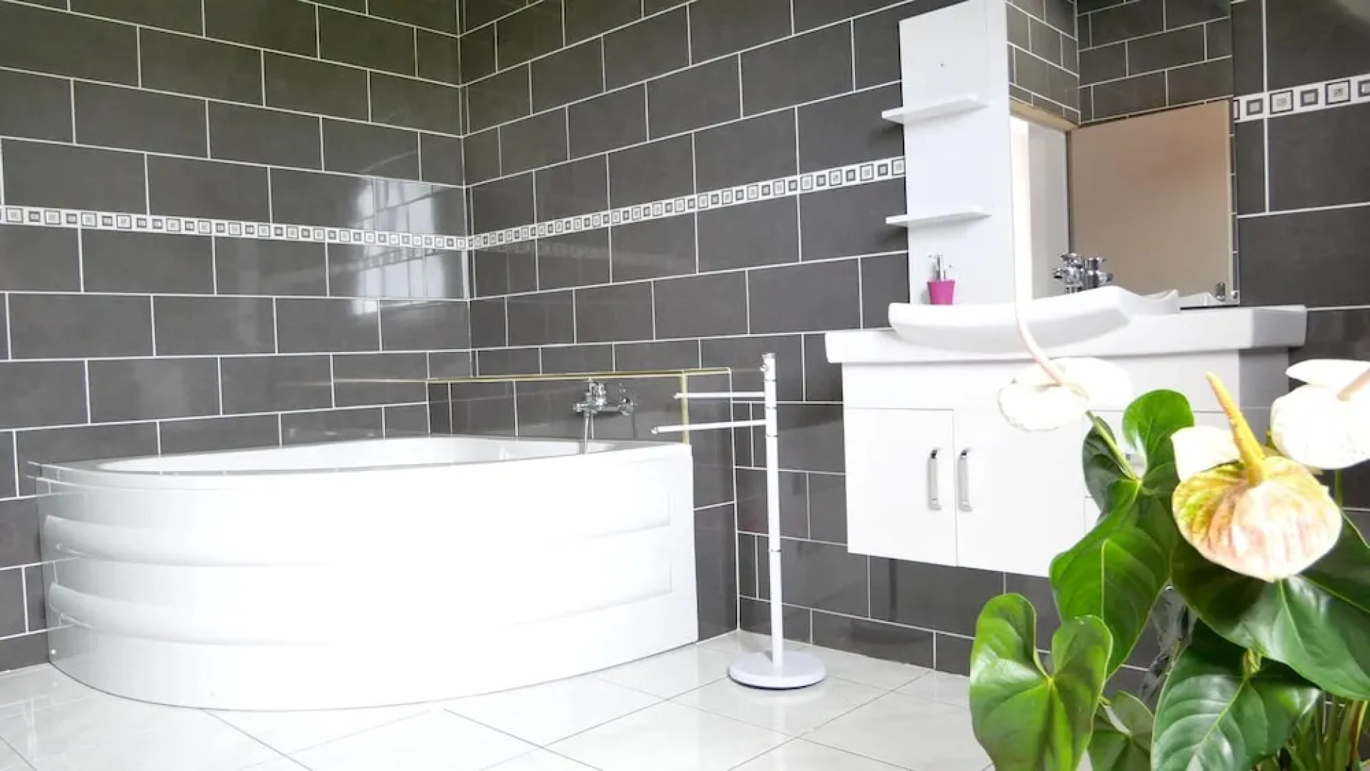 House With 4 Bedrooms in Piton Saint-leu, With Pool Access, Enclosed G