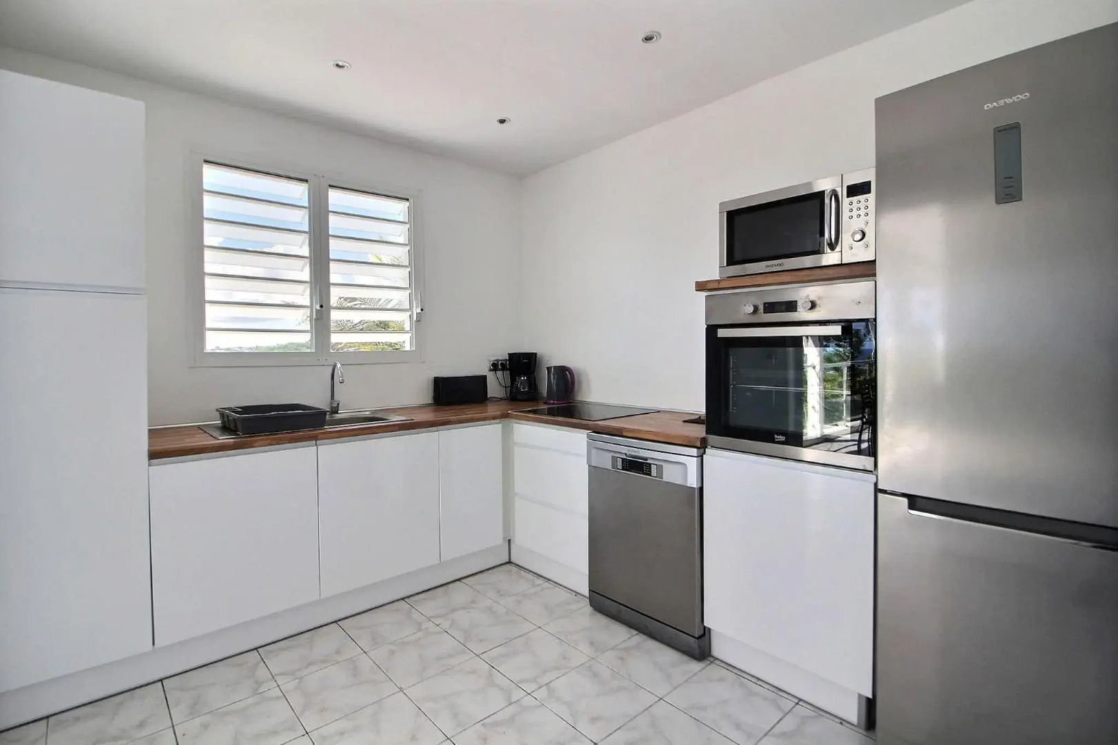 Villa Thomana, piscine, vue mer et plage à 100 m !