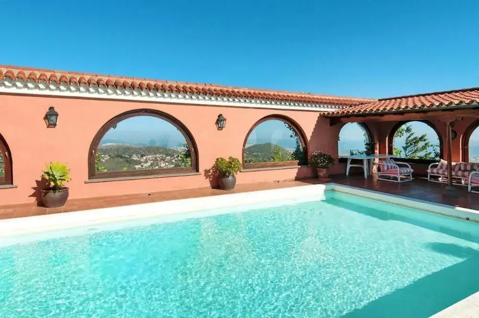 Luxurious Villa Oasis in Santa Brigida