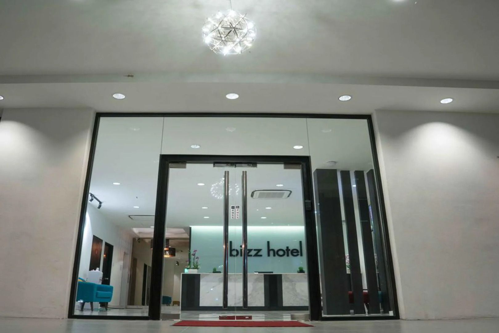 Bizz Hotel