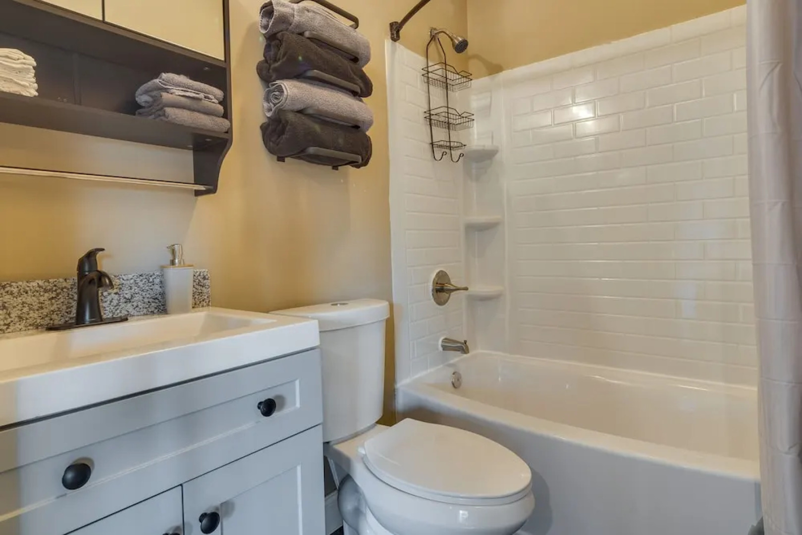 Peaceful Waterfront Studio 16 Mi to Greenville!