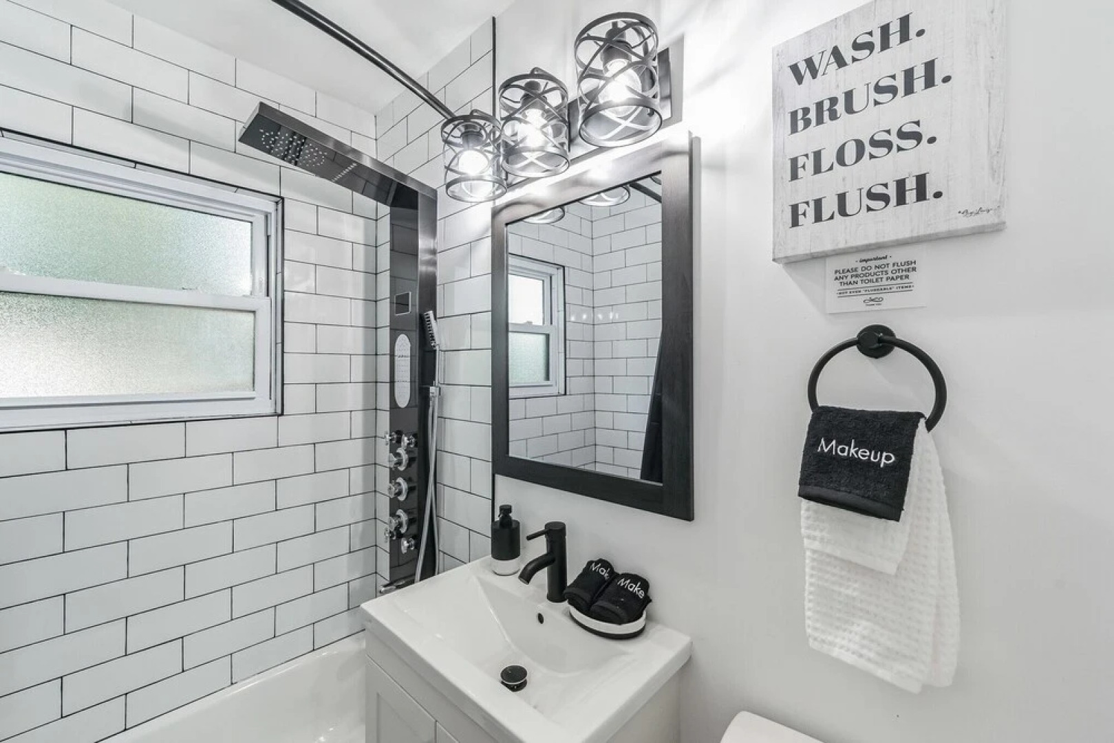 Modern Luxury Amenities Near Woodfield Mall 2 Bedroom Home by RedAwning