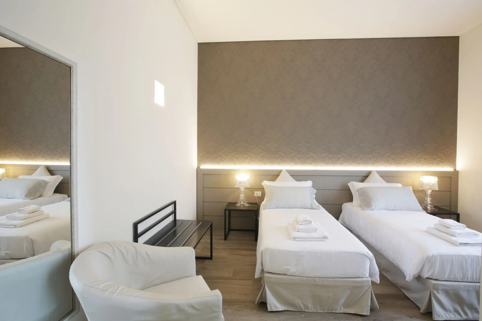 Villa Liberty - Lake Como Rooms & SPA