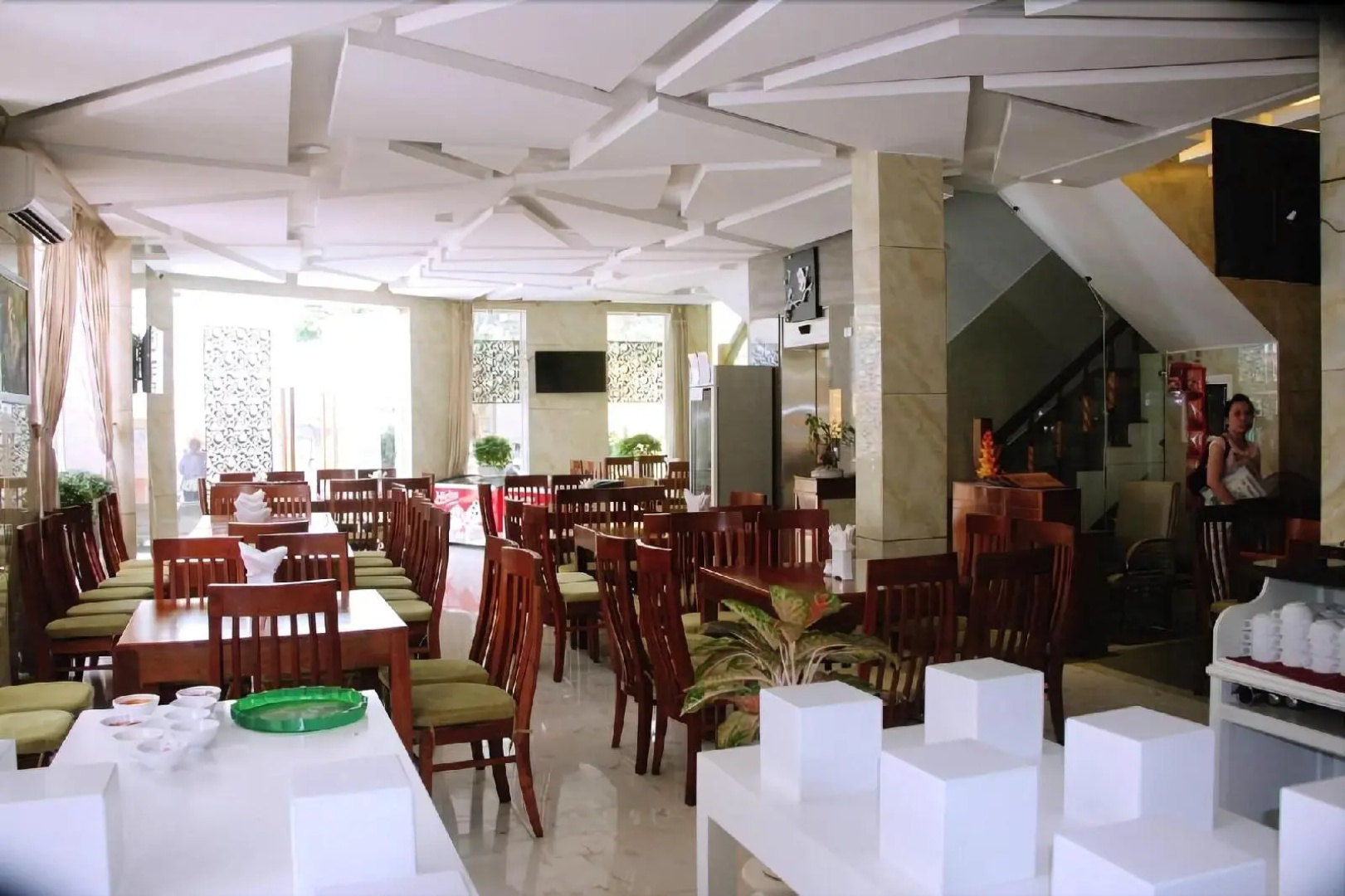 Art Deluxe Hotel