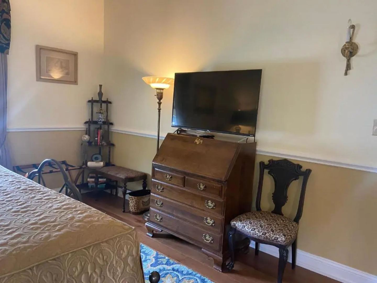 The Cypress Inn Bed & Breakfast