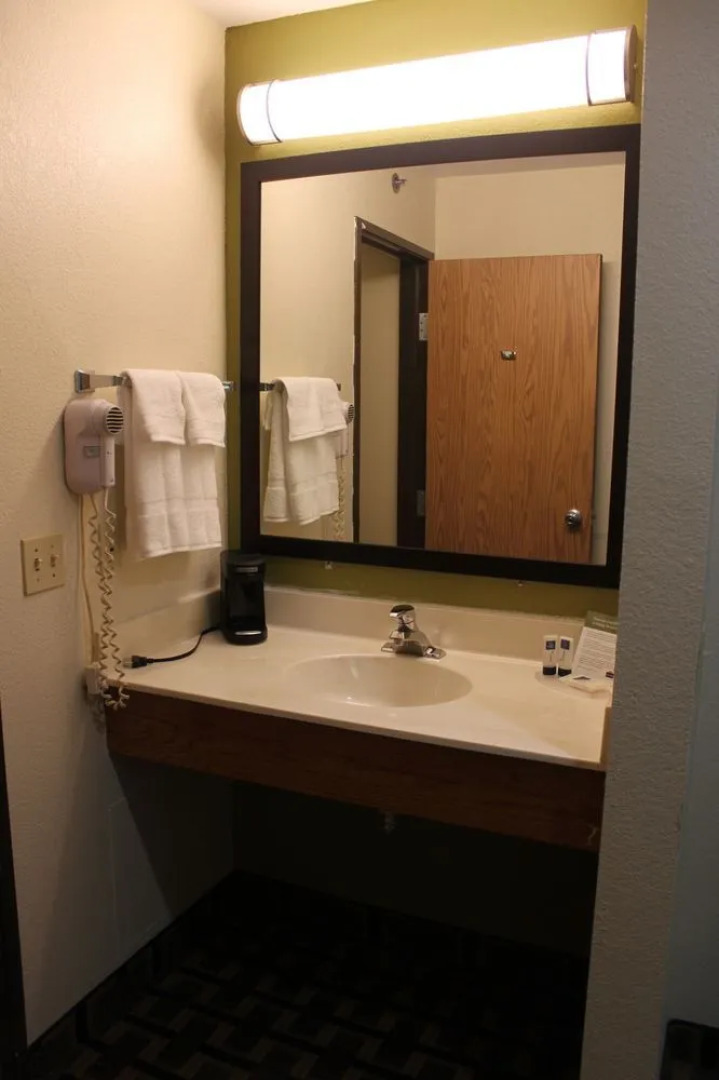 AmericInn West Burlington