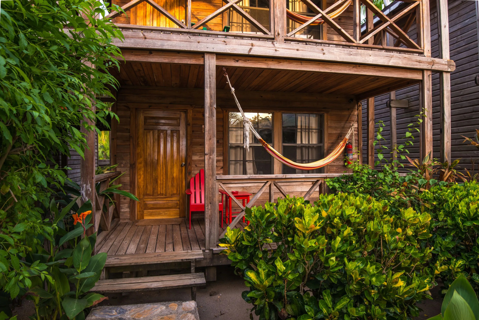 Las Rocas Resort And Dive Center