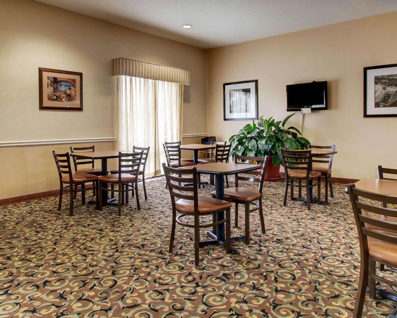 Quality Inn &  Suites Hattiesburg North