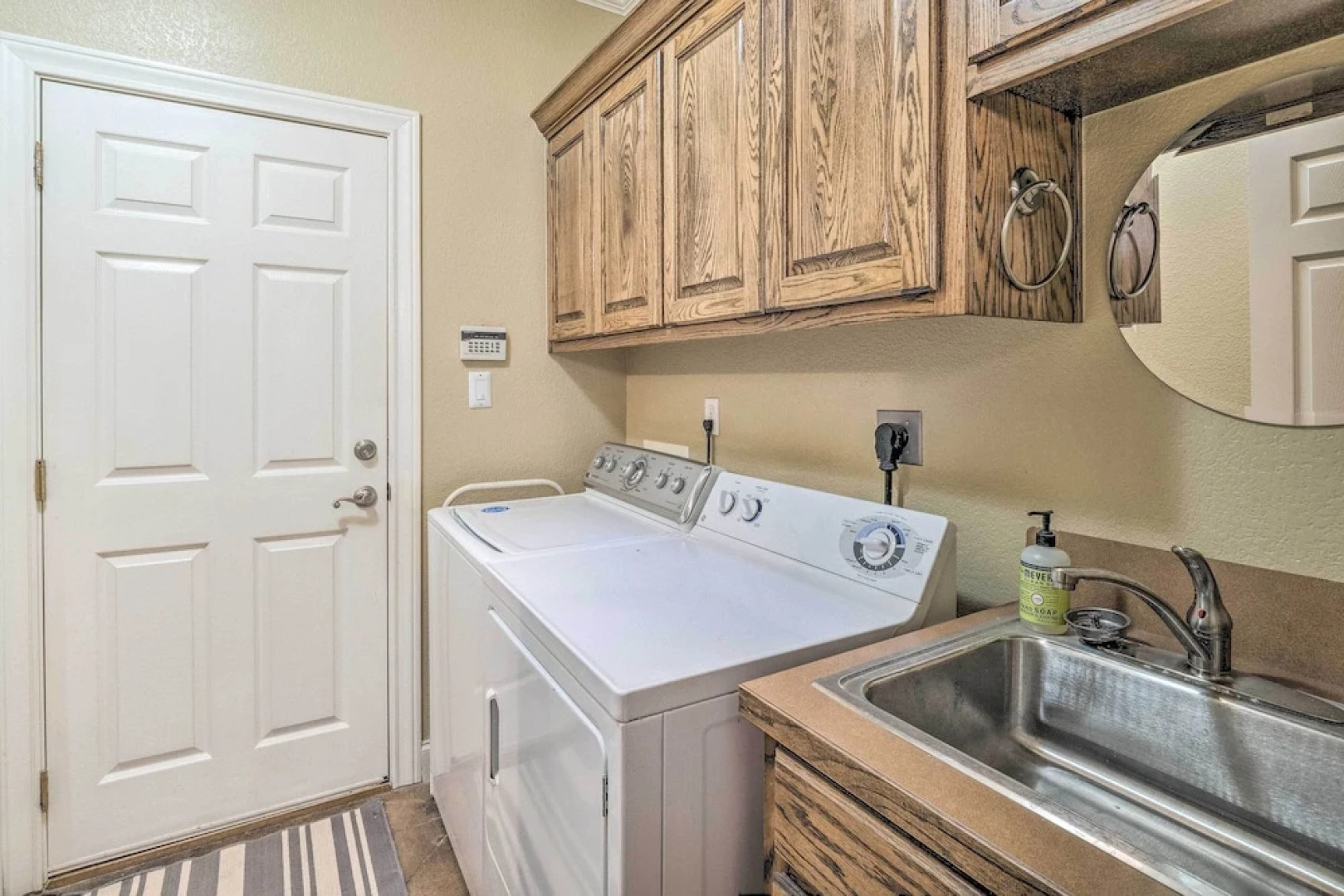 Covered Deck & 2-story Dock: Lake Travis Home!