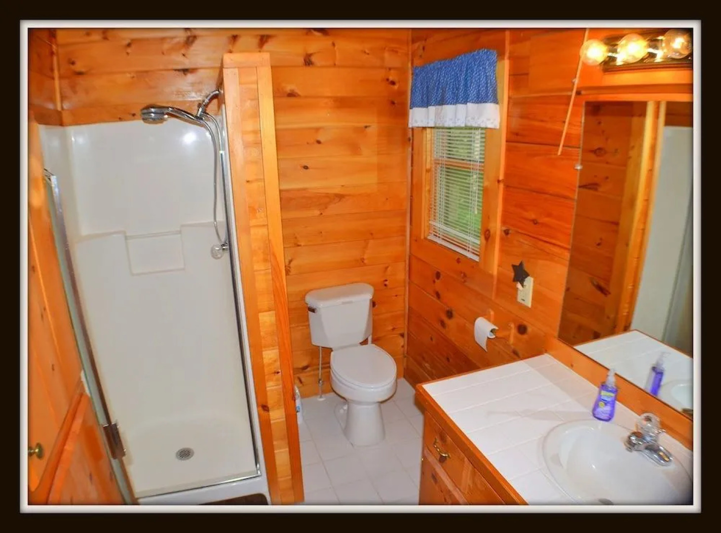 Steele Away 3 Bedroom Cabin by RedAwning