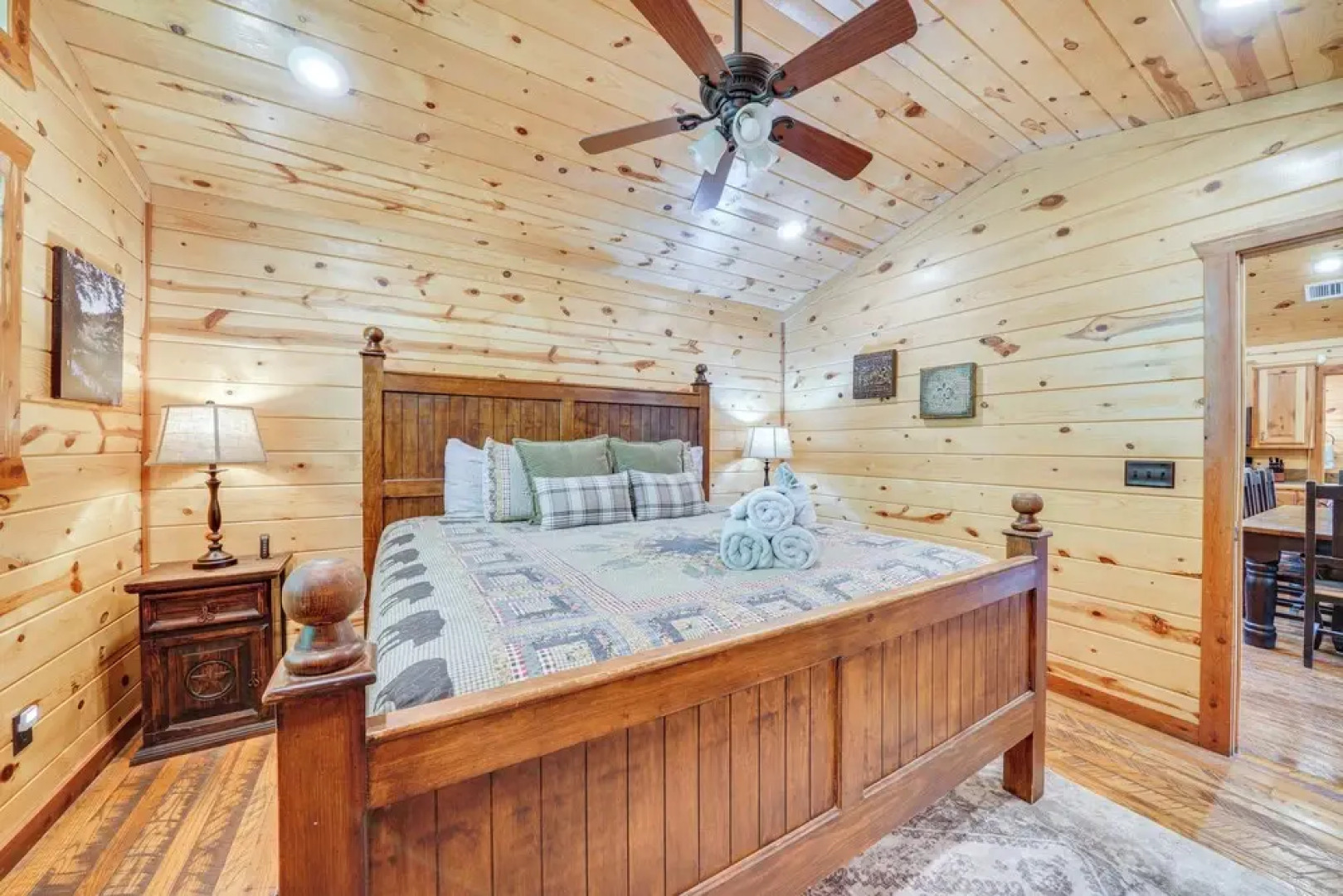 Cabin w/ Hot Tub & Wraparound Deck in Broken Bow!