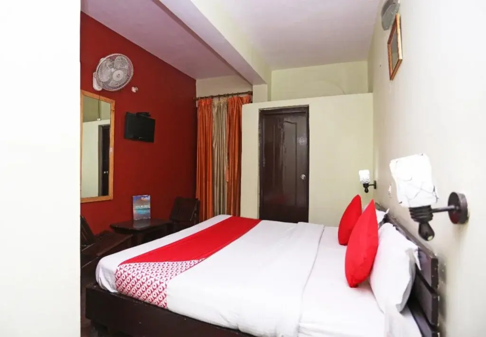 OYO 19409 Hotel Sunita And Restaurant