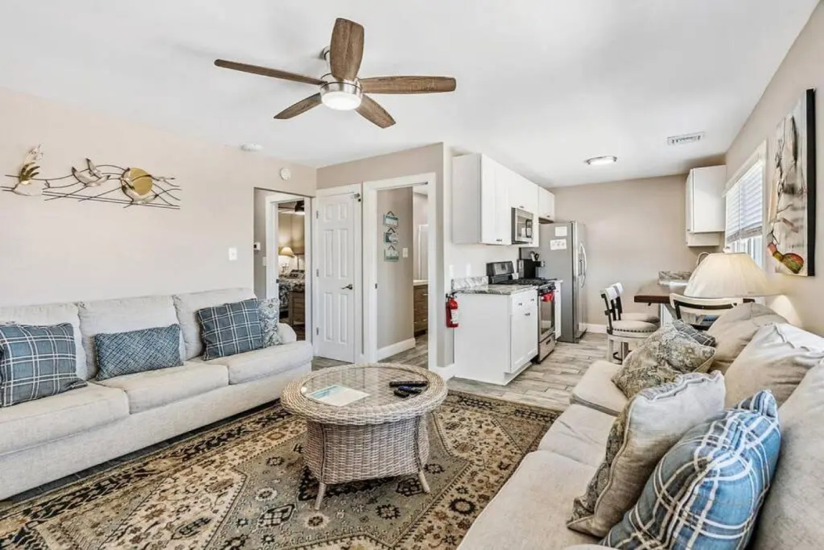 Close to AC Steps to Beach Parking