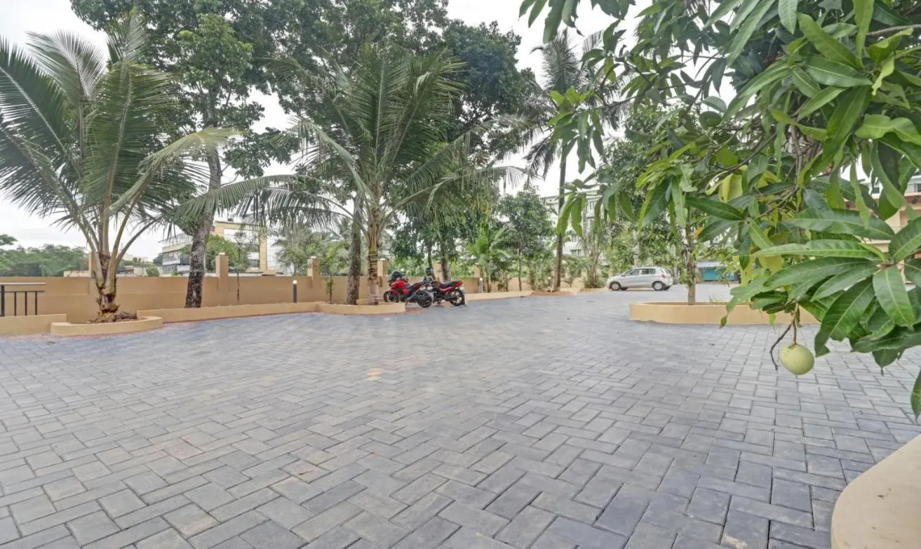 Treebo Grand Vistara Airport Suites