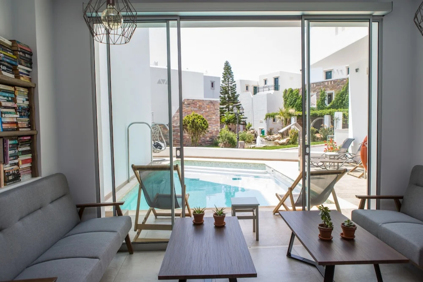 Jason Studios & Apartments