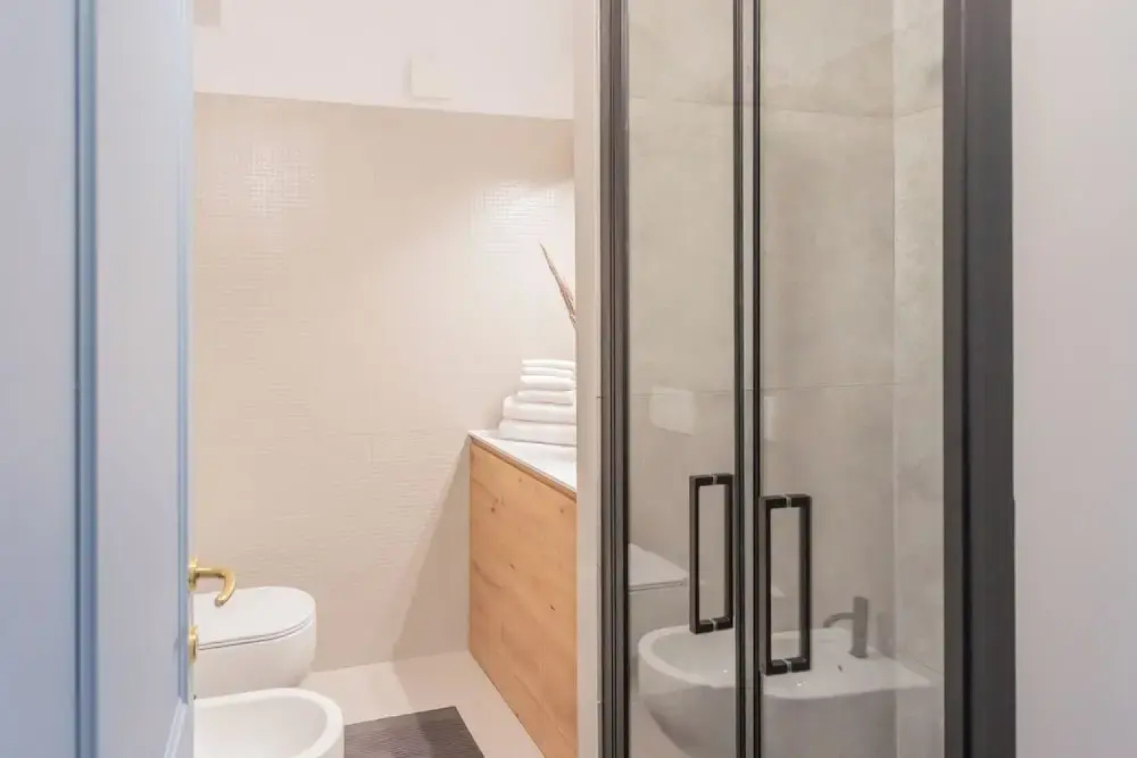 OC Lake Love by Rent all Como