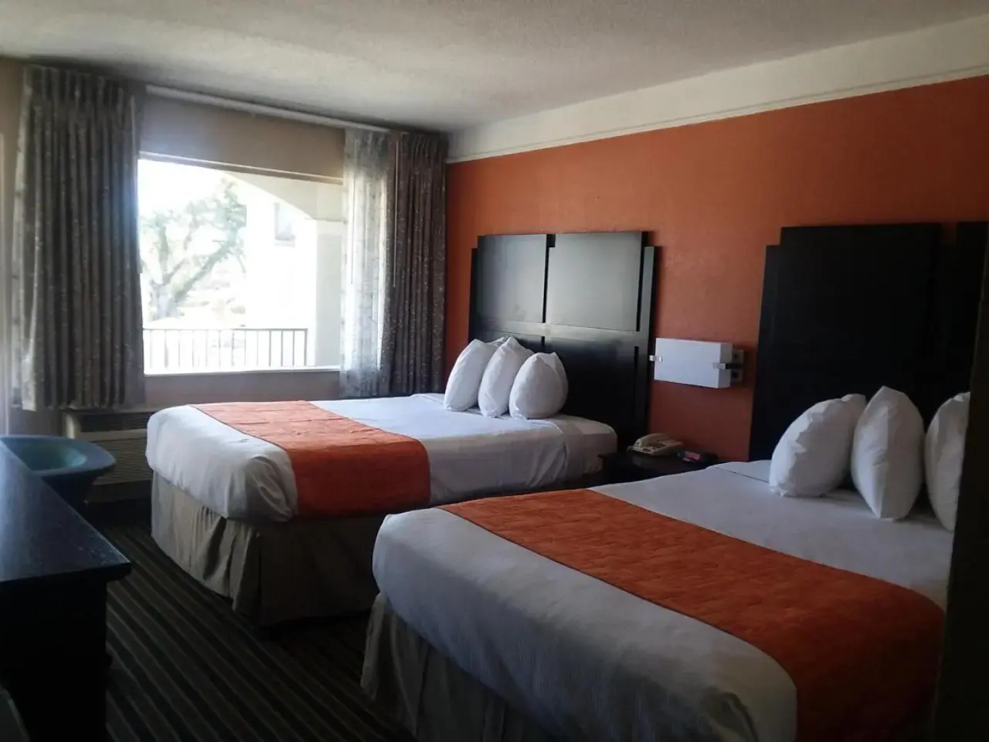 Howard Johnson Express Inn - Lake Charles