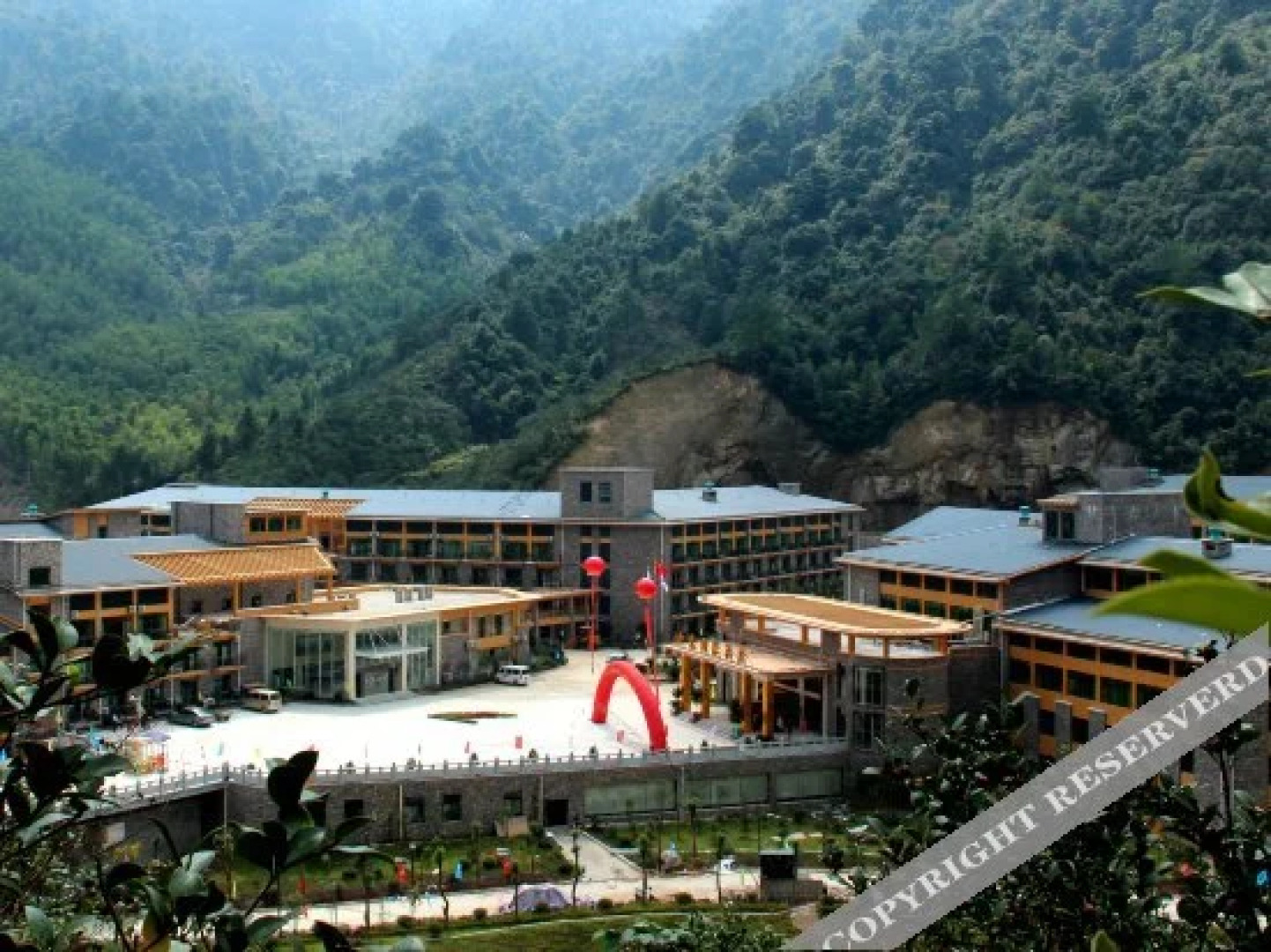 Wolong International Hotel